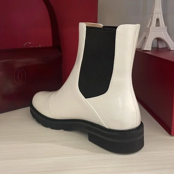 Stuart Weitzman Dylan Chelsea Boot White Patent Leather Size 7 NWT